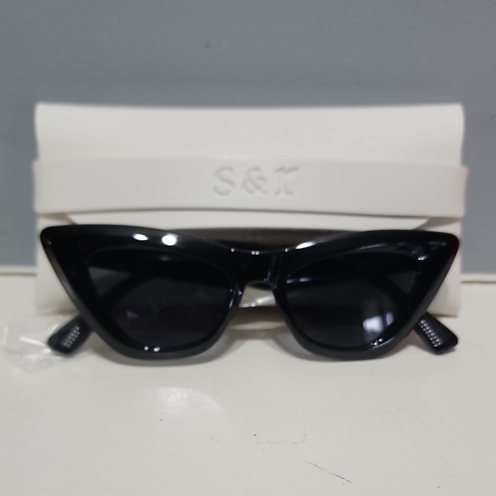 Summer & Rose Black Cat-Eye Sunglasses